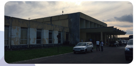 基桑加尼機場因屋面增加水箱、墻面增加幕墻等建筑物功能提升改造而增加荷載，對原有建筑質(zhì)量進行檢測鑒定